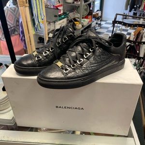 Balenciagas women’s designer shoe